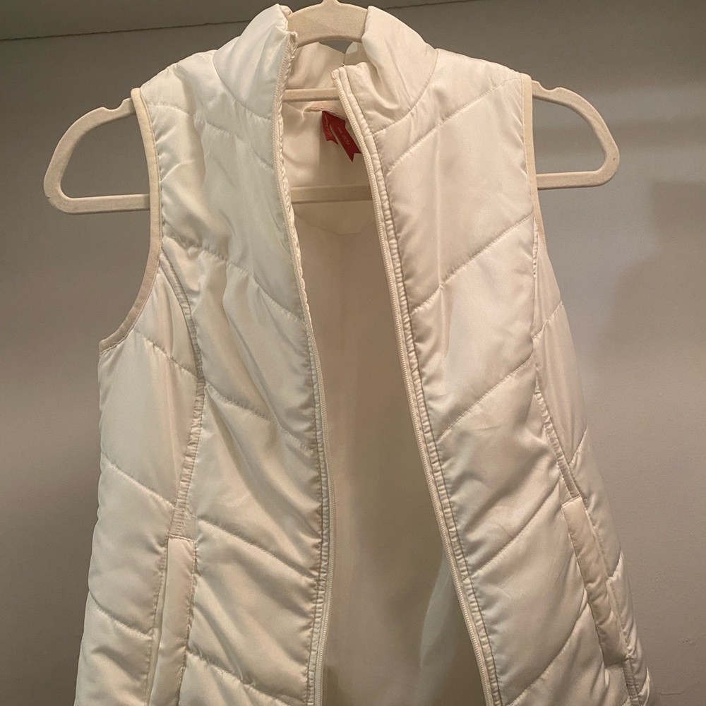 White puff lined vest